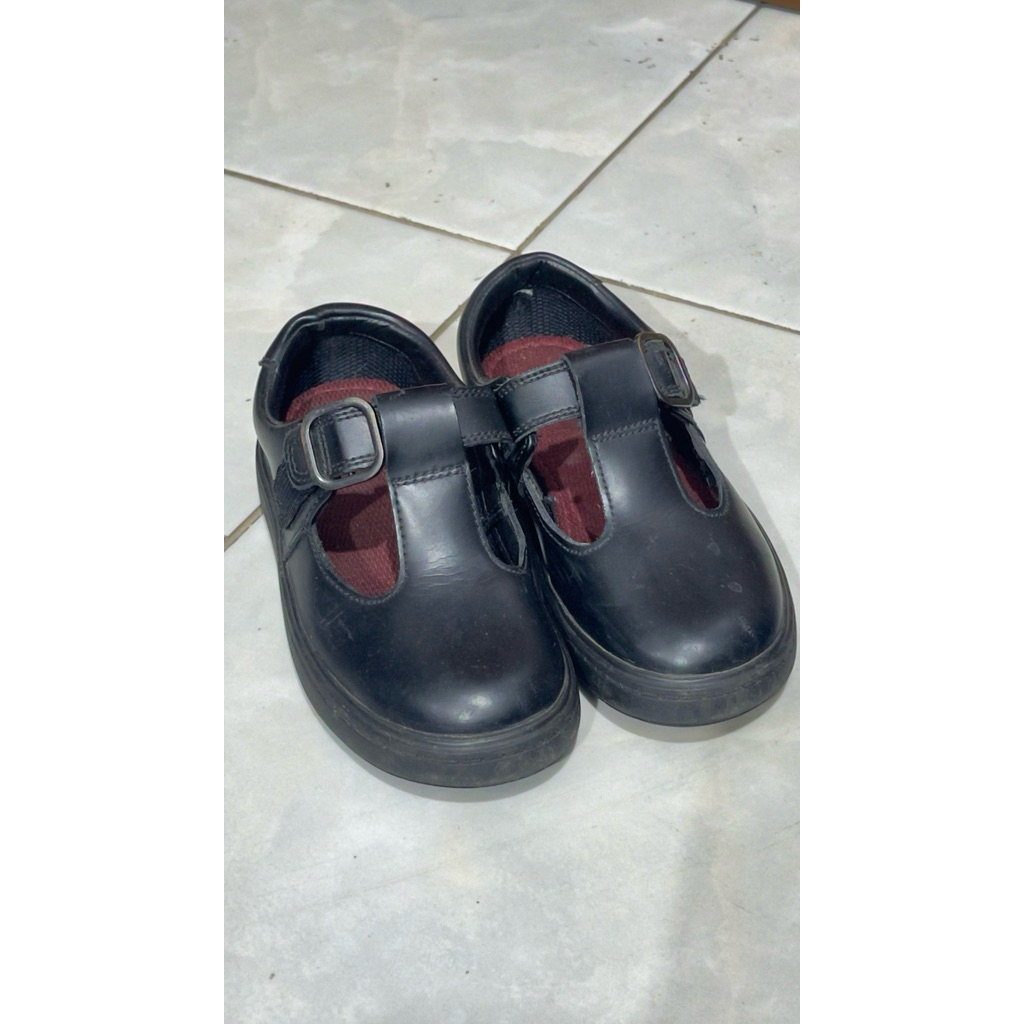 CLARKS ORIGINAL SEPATU ANAK HITAM UKURAN EU 28 + BONUS SANDAL CROCS