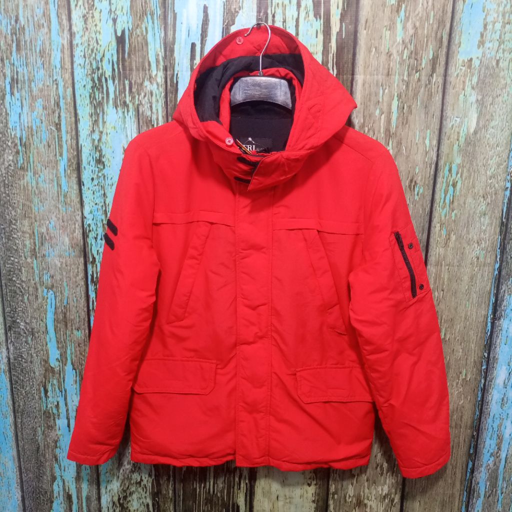Jacket outdoor FRJ JEANS MERAH puffer  TEBAL cocok musim dingin size L (Panjang 70cm Lebar 55cm)