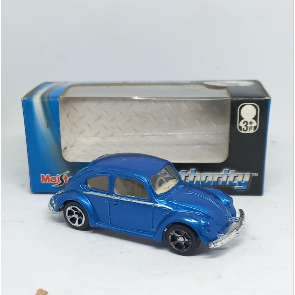 maisto vw 1300 volkswagen beetle blue diecast 1/64 (t)