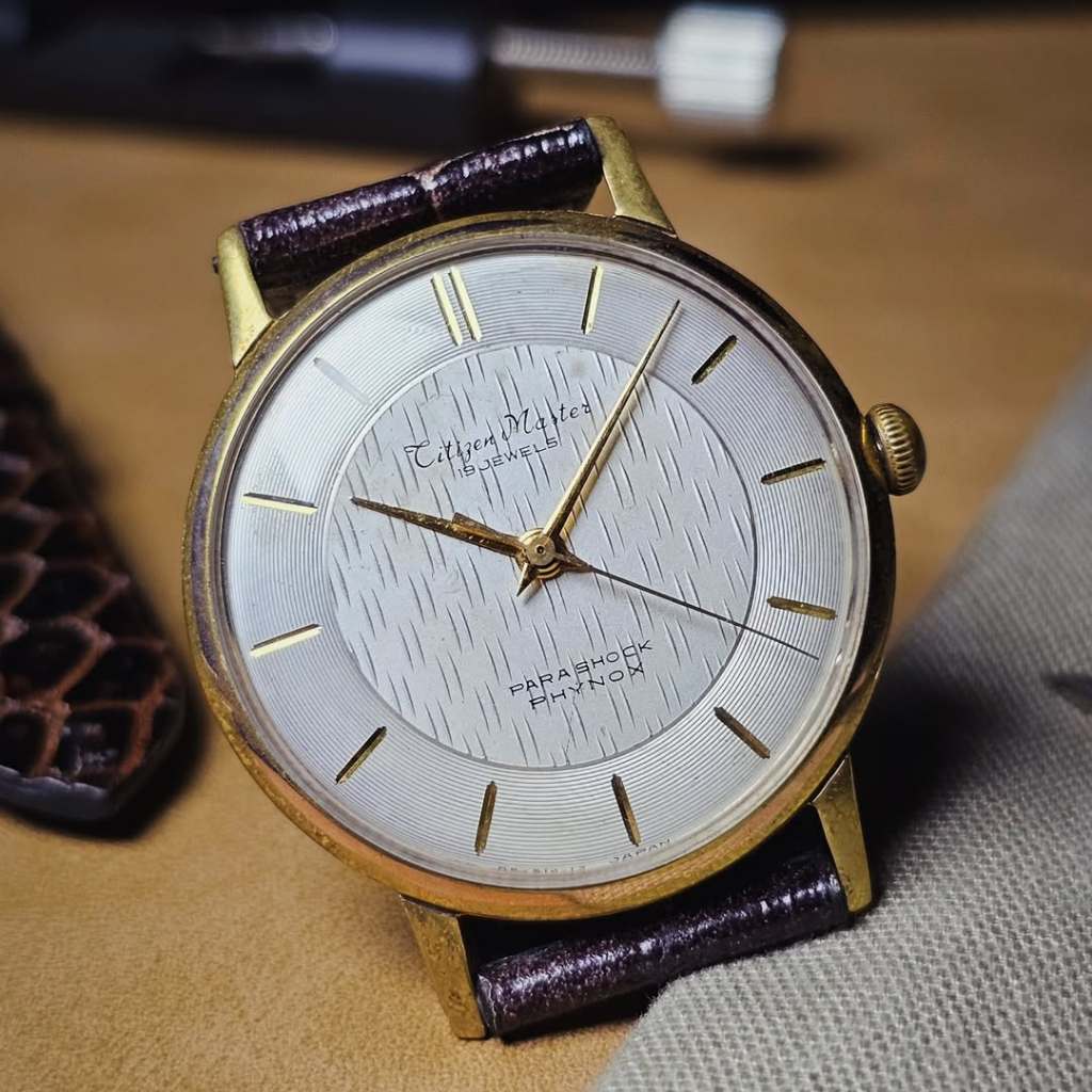 Vintage 1960s citizen master teardrop dial