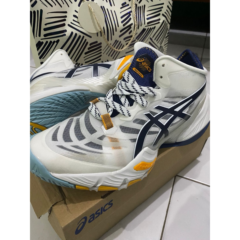 sepatu asics second like new