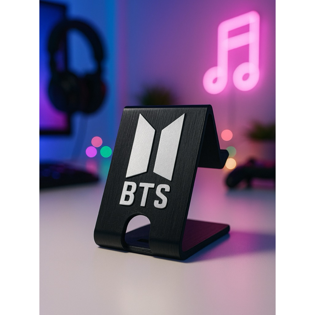 Stand Holder HP BTS Logo K-Pop - Dudukan Smartphone Meja Anti Slip Custom Fan Merchandise BTS Akseso