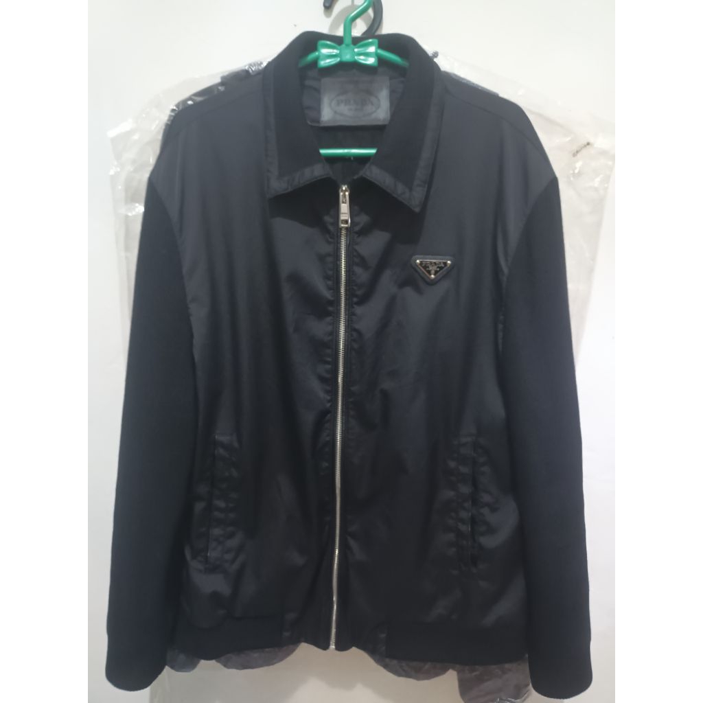 jaket casual prada