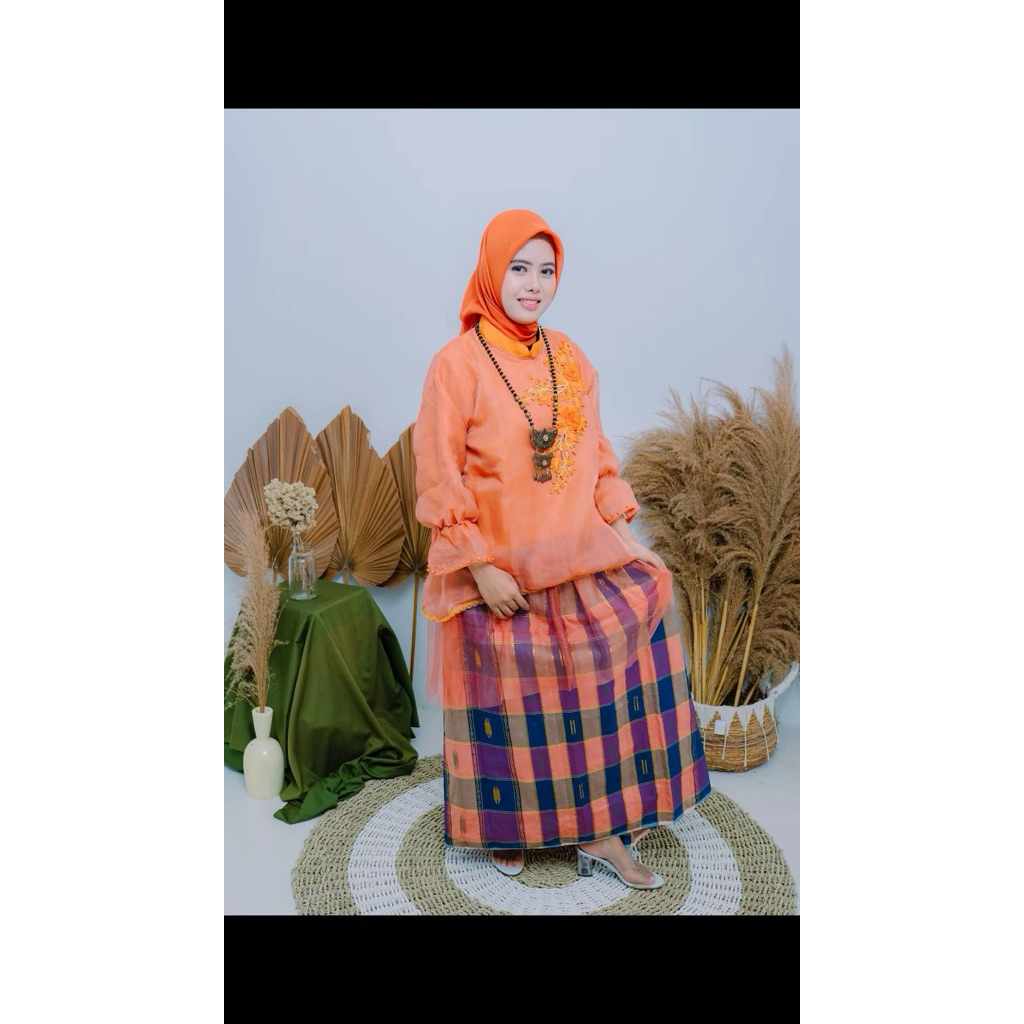 baju bodo lengkap dengan Sarung