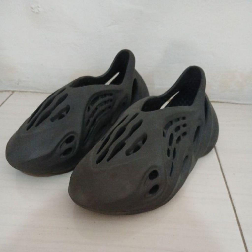 sandal adidas yeezy foam runner onyx mulus original