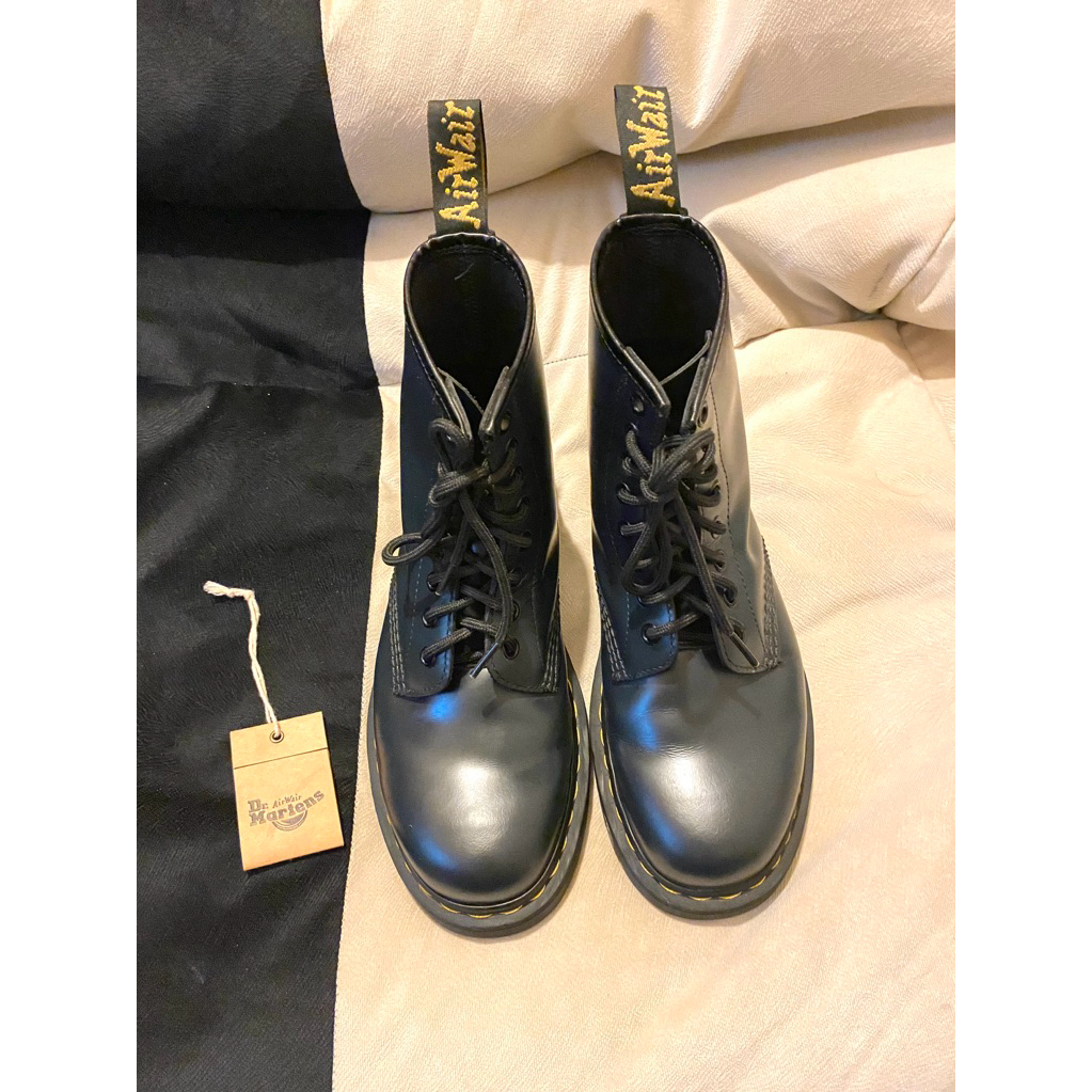 dr martens 1460 navy smooth