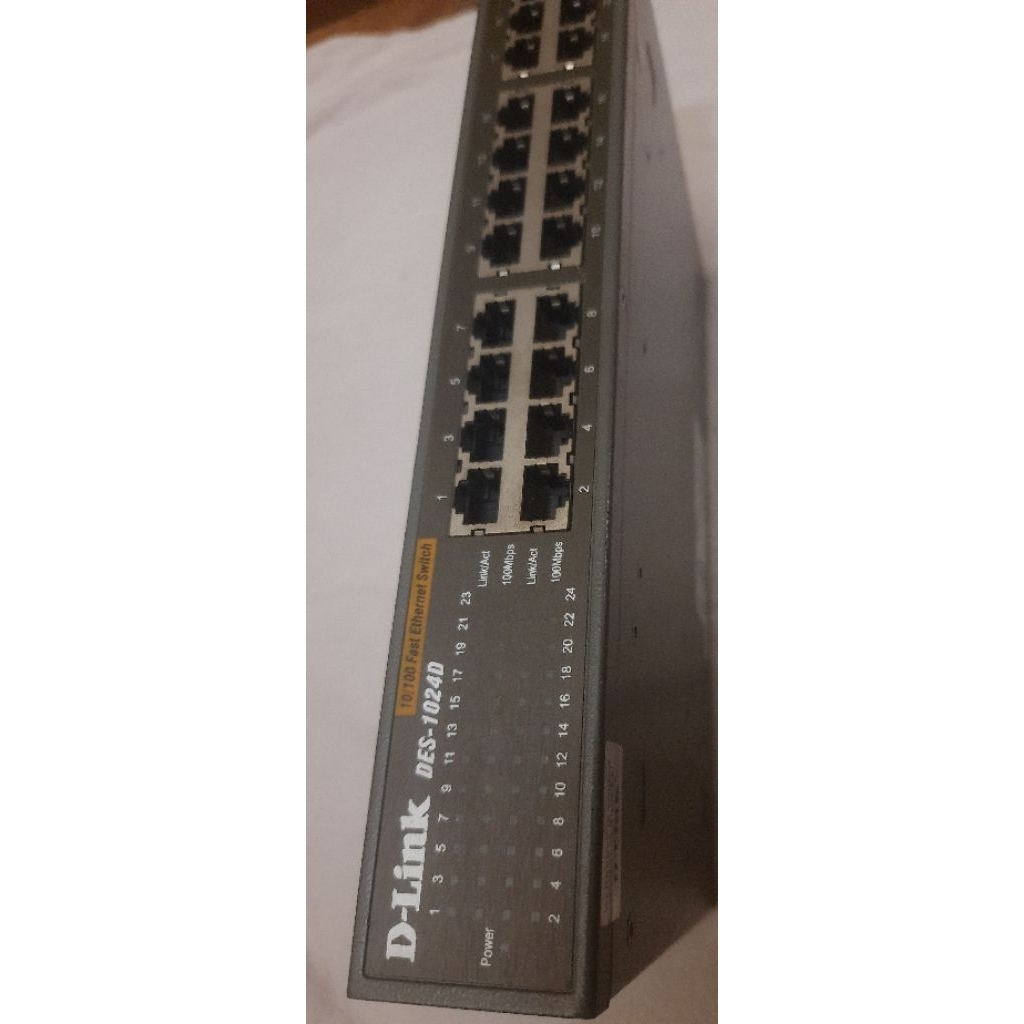D-LINK DES-1024D Switch Hub 24 Ports