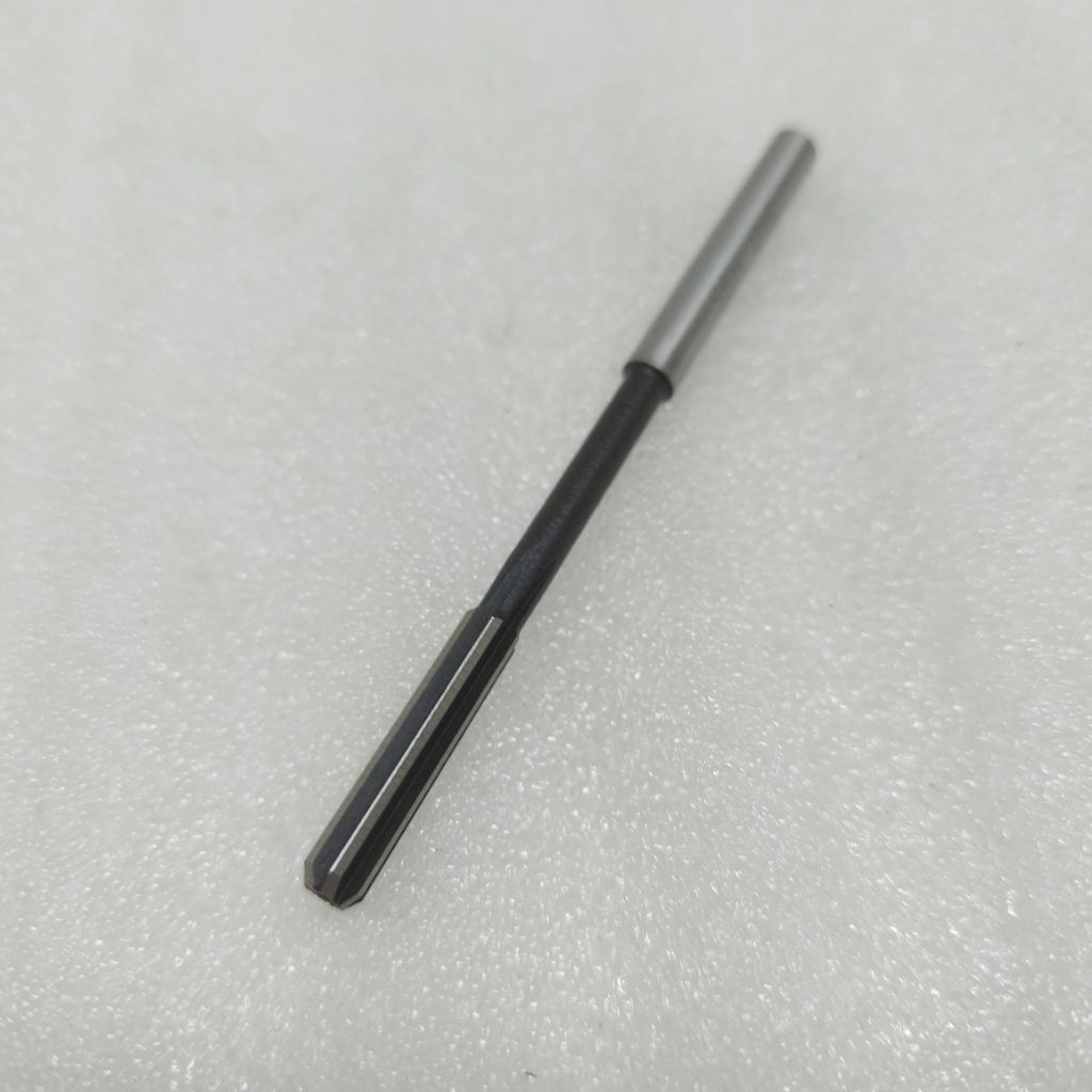 Hss reamer mesin D5 mm H7 . remer bos klep D5 H7  HSS . ecer satuan Reamer D5mm