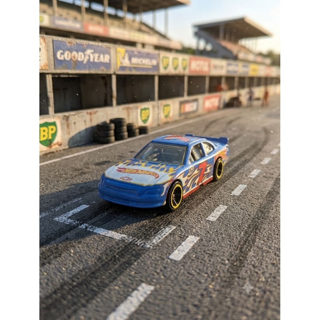 HOT WHEELS '10 CHEVY IMPALA - DANICA PATRICK 2010 CHEVY IMPALA™ LOOSE