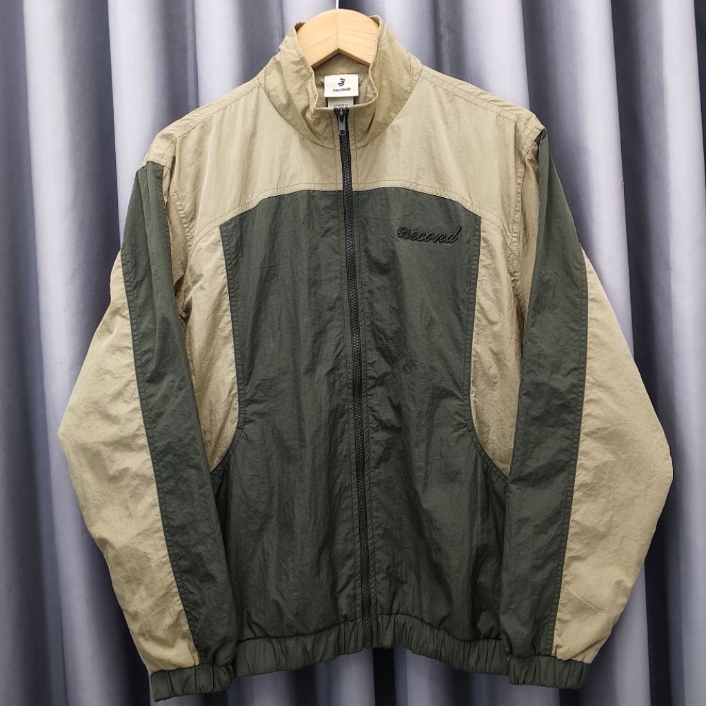 3SECOND - JAKET PARASUT / WINDBREAKER PRIA RELAXED FIT ORIGINAL 3SECOND