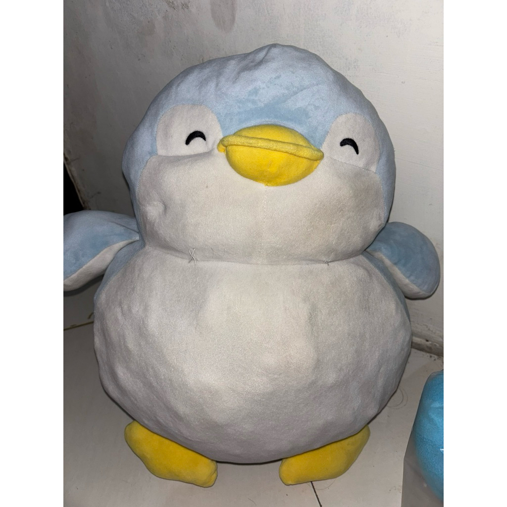 PRELOVED boneka pinguin miniso