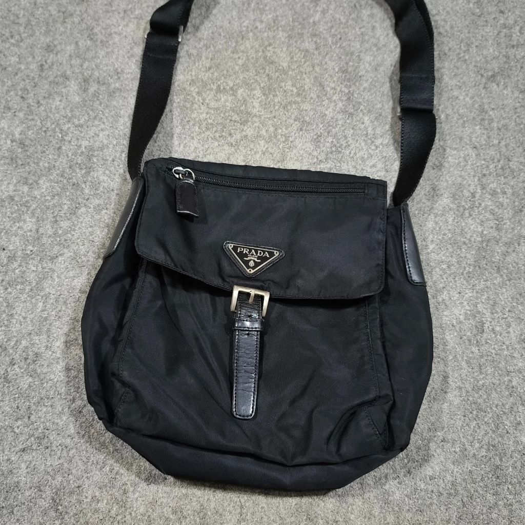 Tas slempang Prada second