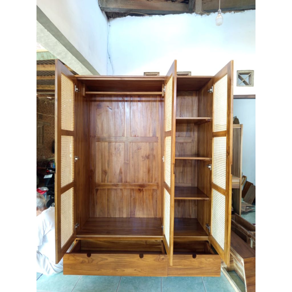 Almari 3 pintu rottan