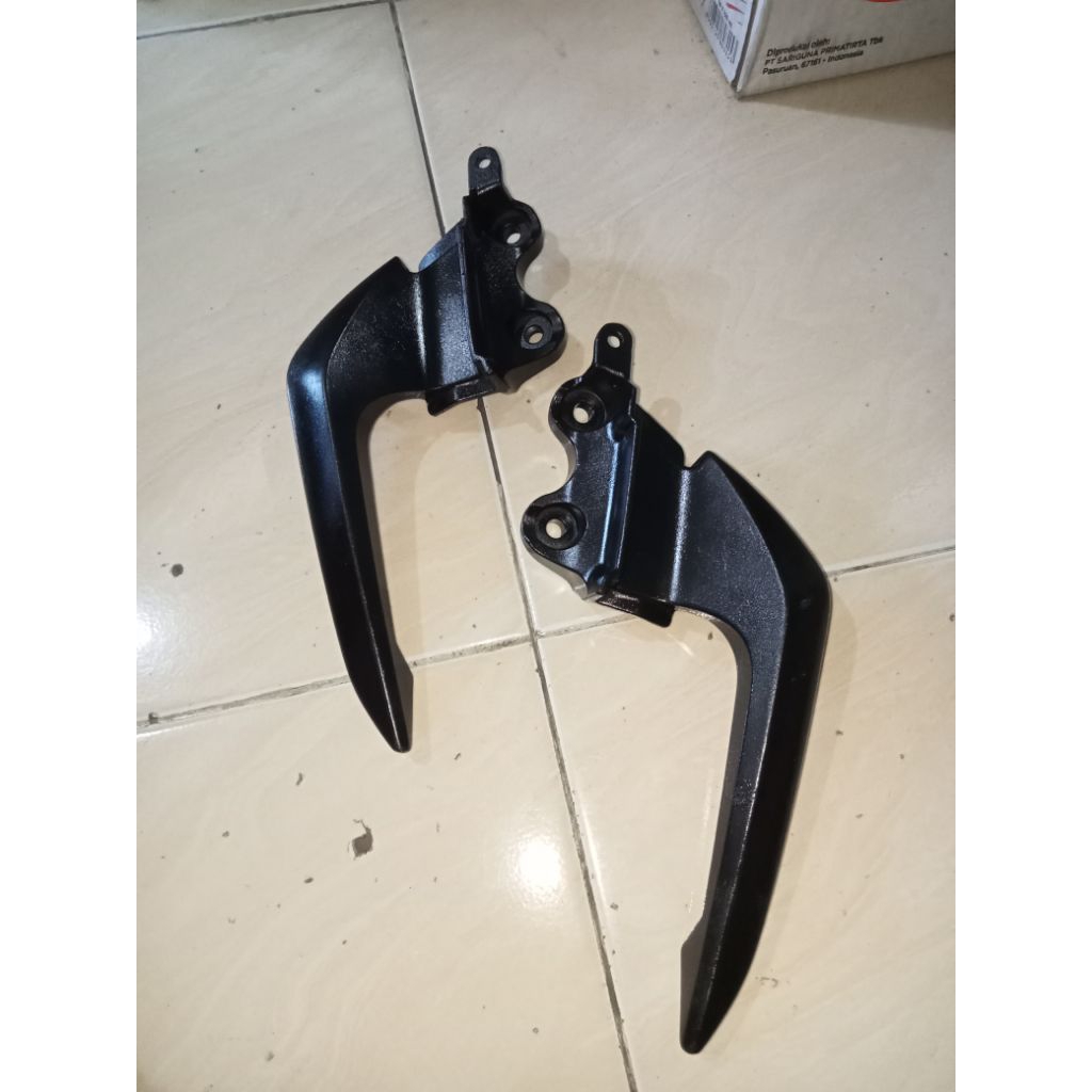Planger begel jok behel Pegangan belakang Honda New CB150R LED StreetFire CB 150 R LED StreetFire or