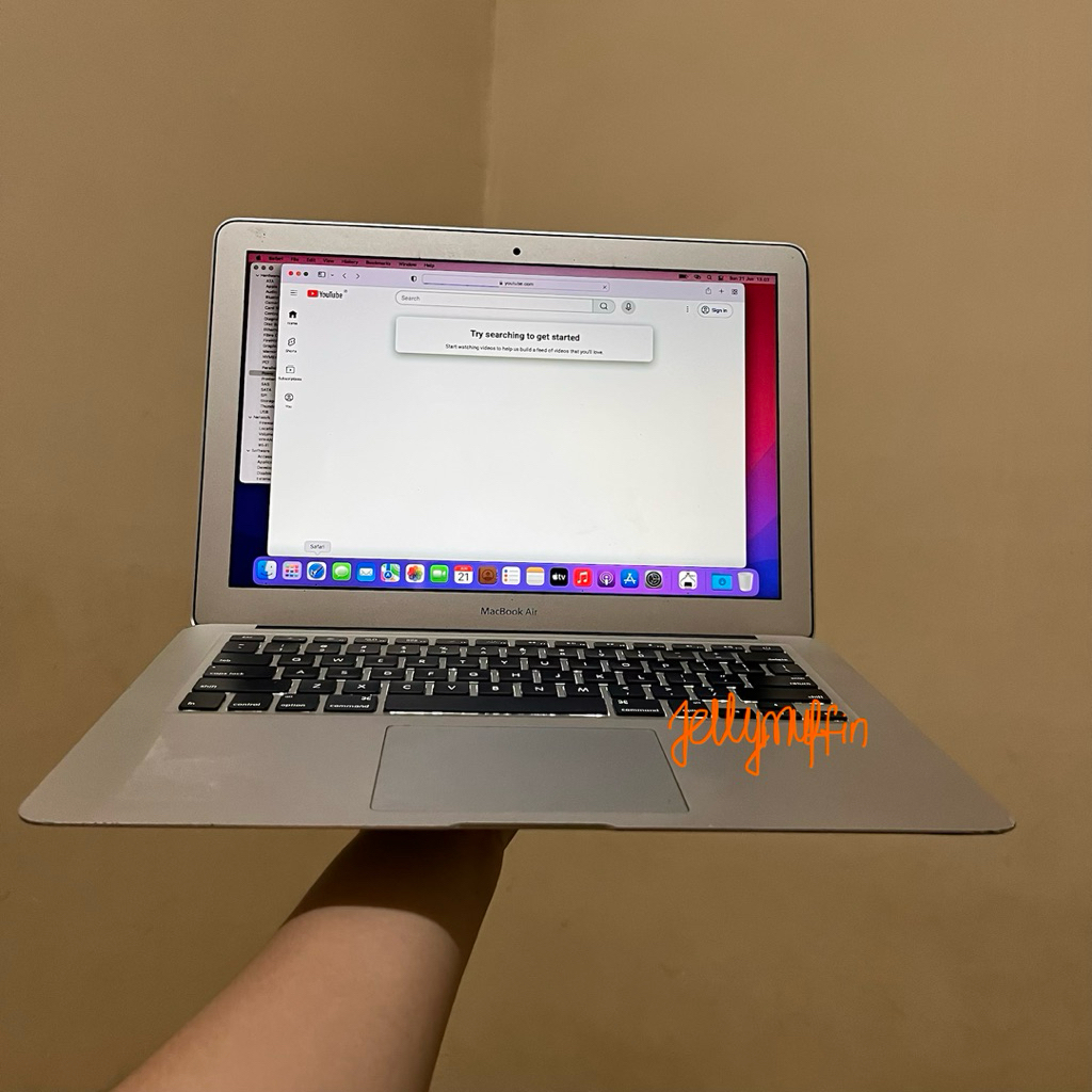 MacBook Air 13 2015 Core i5 RAM 8GB SSD 256GB Monterey Bekas Normal