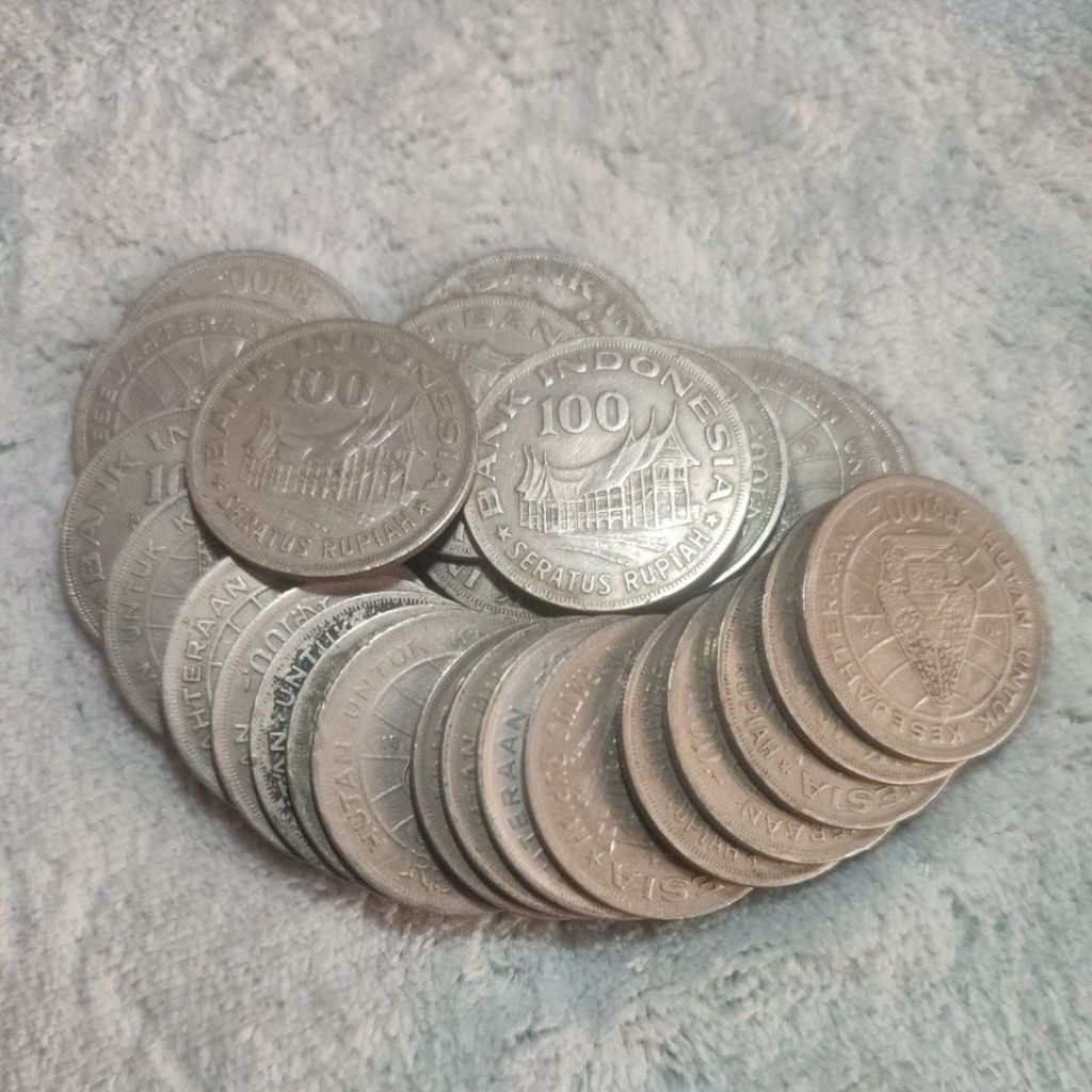 Koin Kuno 100 Rupiah Rumah Gadang