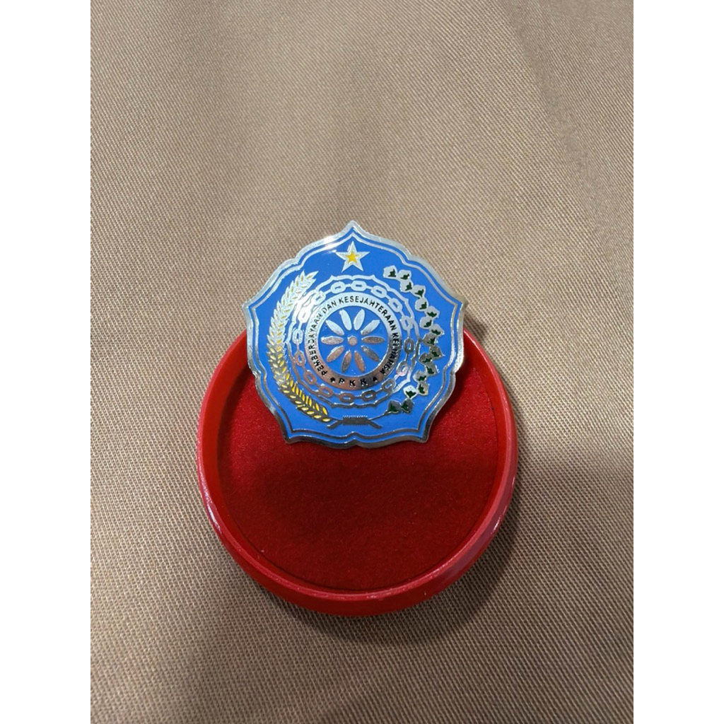 pin pkk hight quality - pin dada pkk premium - pin pkk magnet - pin pkk logam - pin pkk ori