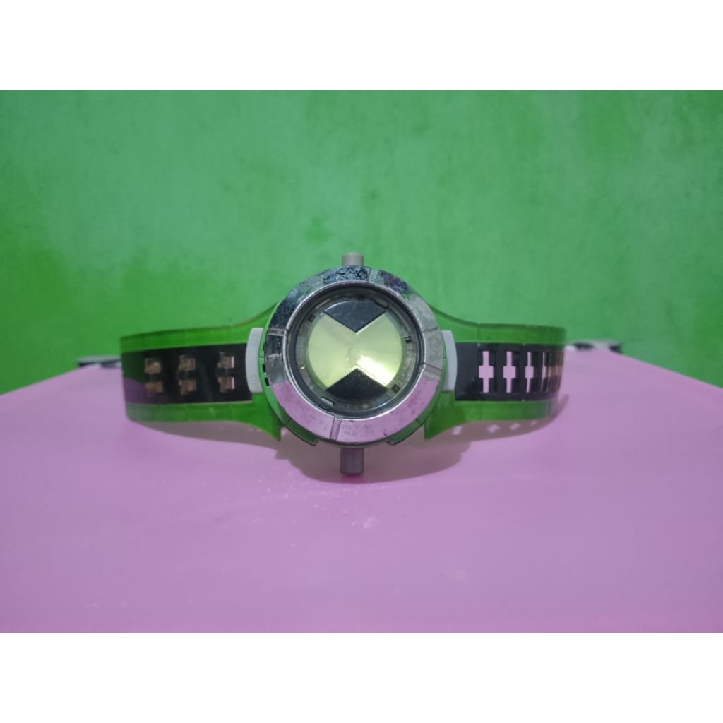 Jam Tangan BEN 10 ILLUMINATOR ULTIMATE OMNITRIX WATCH PROJECTOR CN Bandai 2008 Murah Retro Vintage R