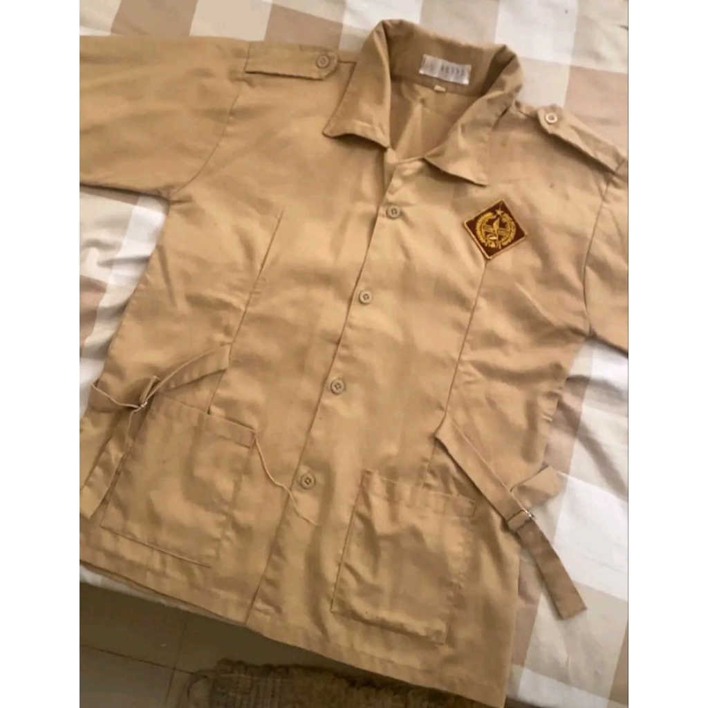 baju pramuka crop
