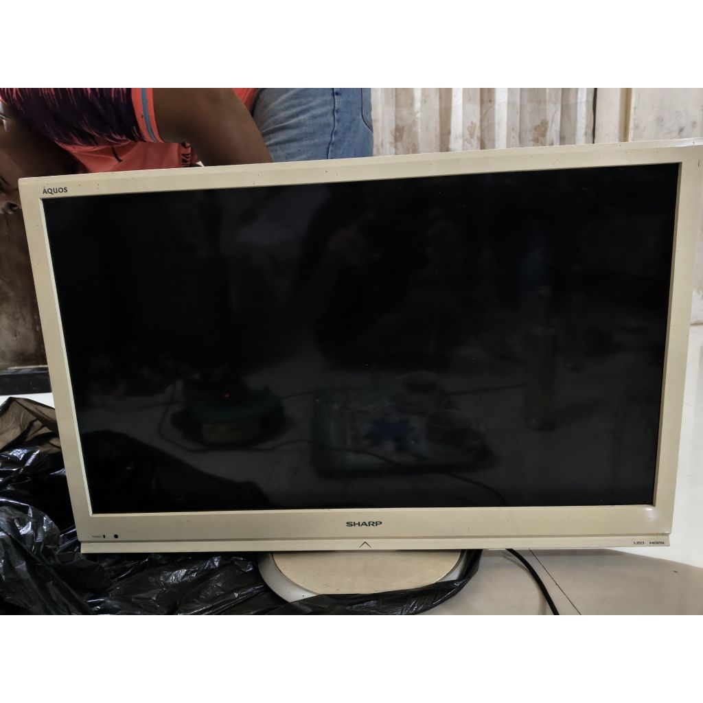 TV SHARP AQUOS 32 Inch