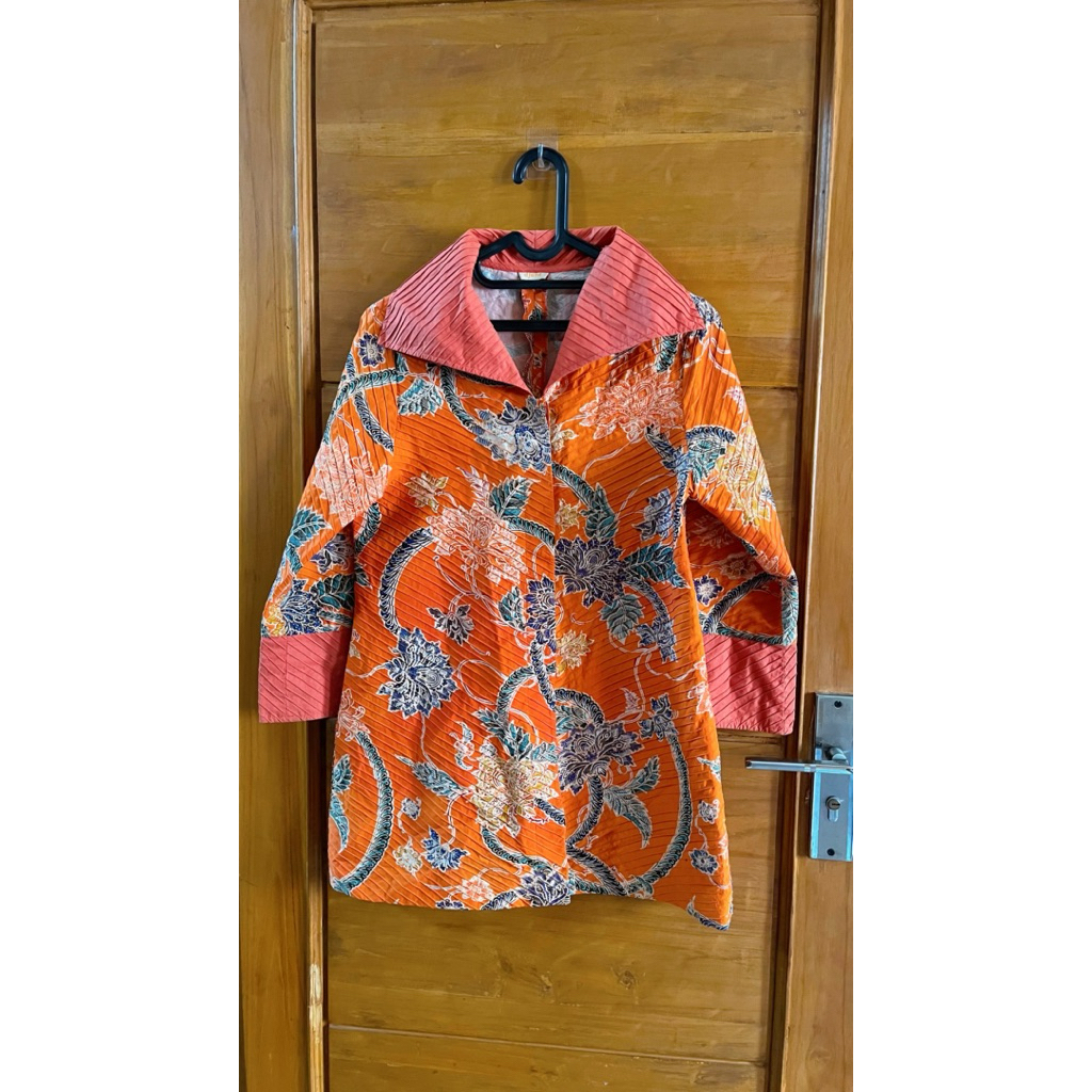 Preloved Djene - Batik Tunik / Atasan Wanita Tekstur Lipit Orange