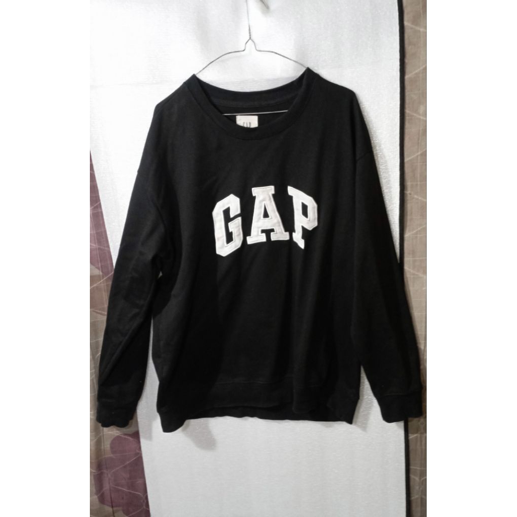 crewneck GAP