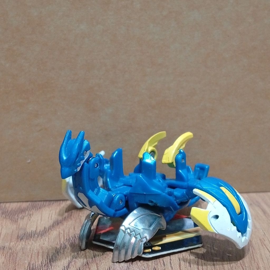 Bakugan Bakutech Saint Aqua (kaki besi)