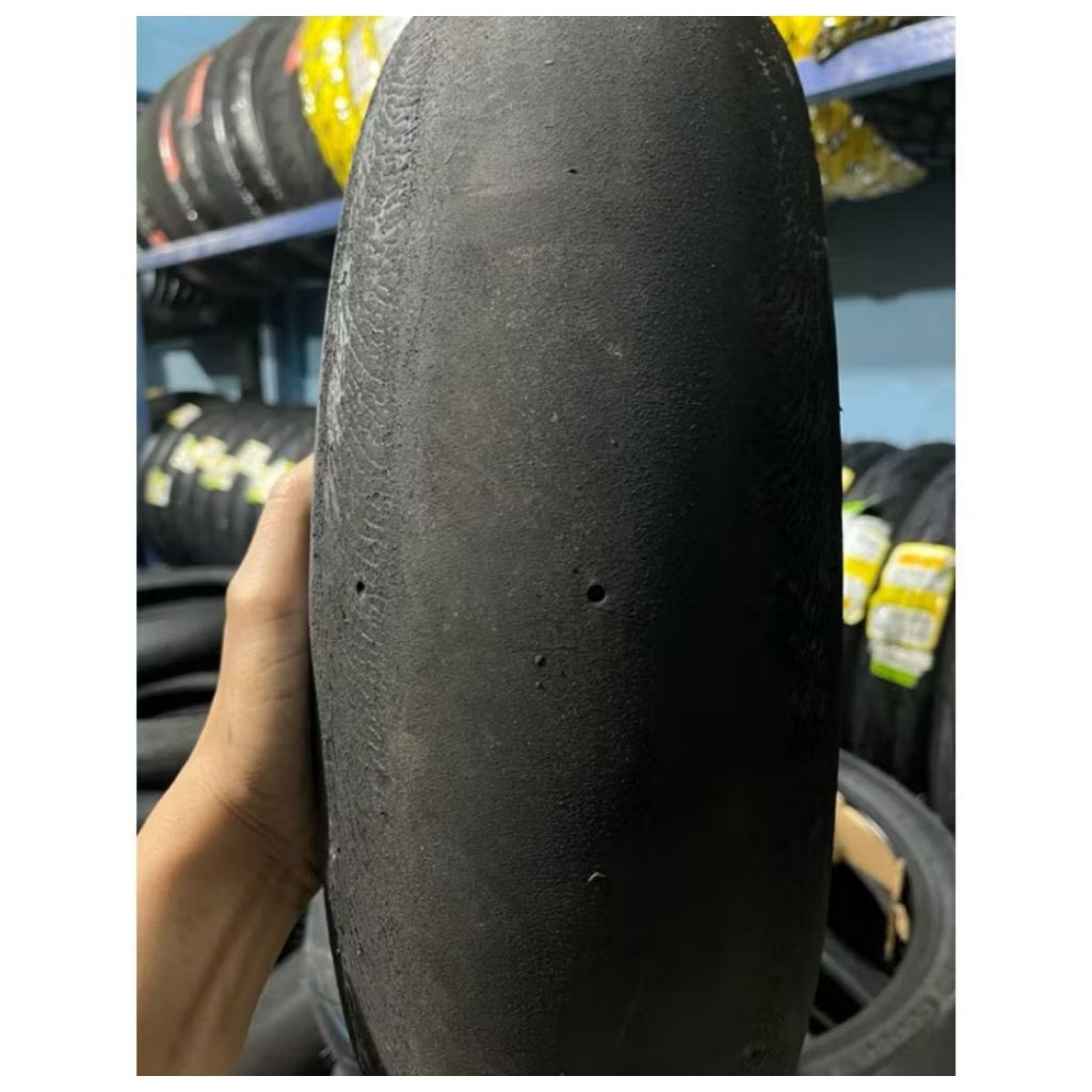 Ban slick merek IRC fasti 1 ukuran 130/70-17 tubles