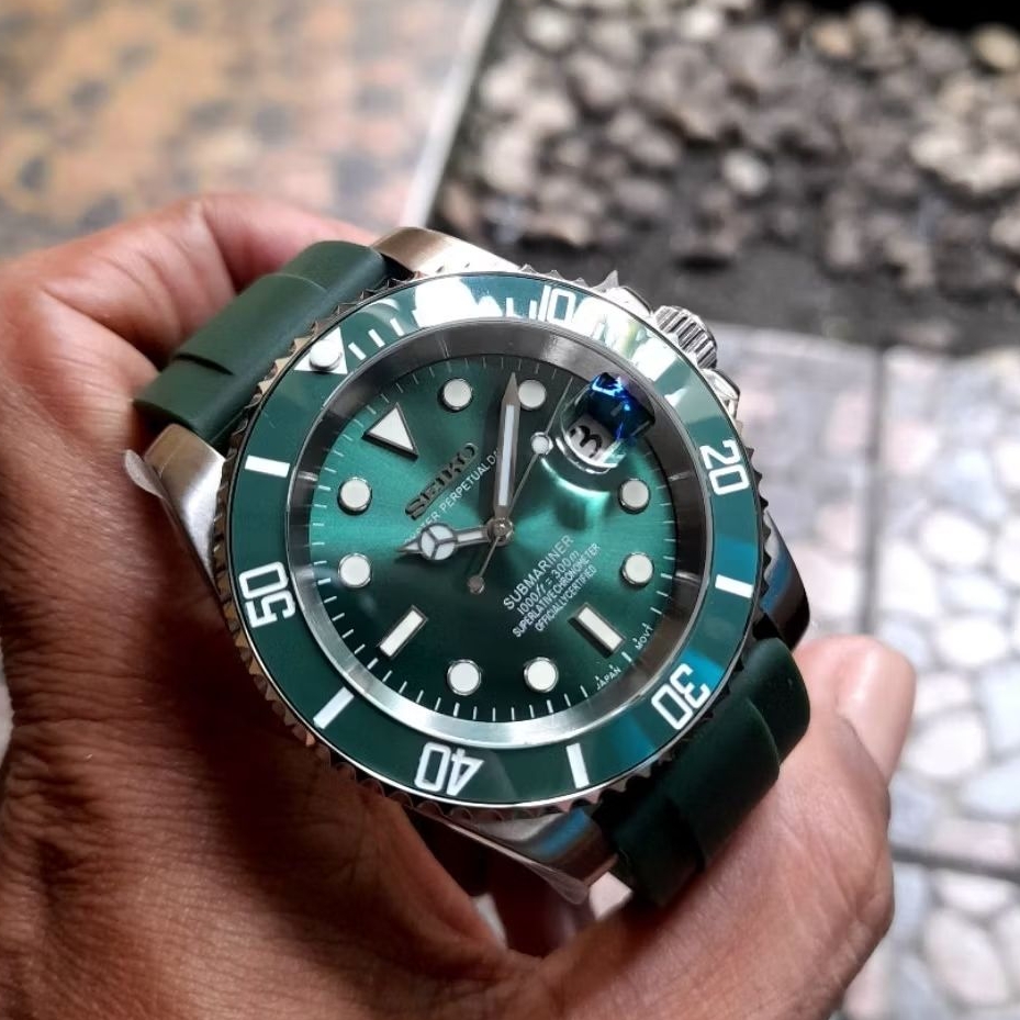 seiko hulk mod seiko nh35 mod green hulk automatic