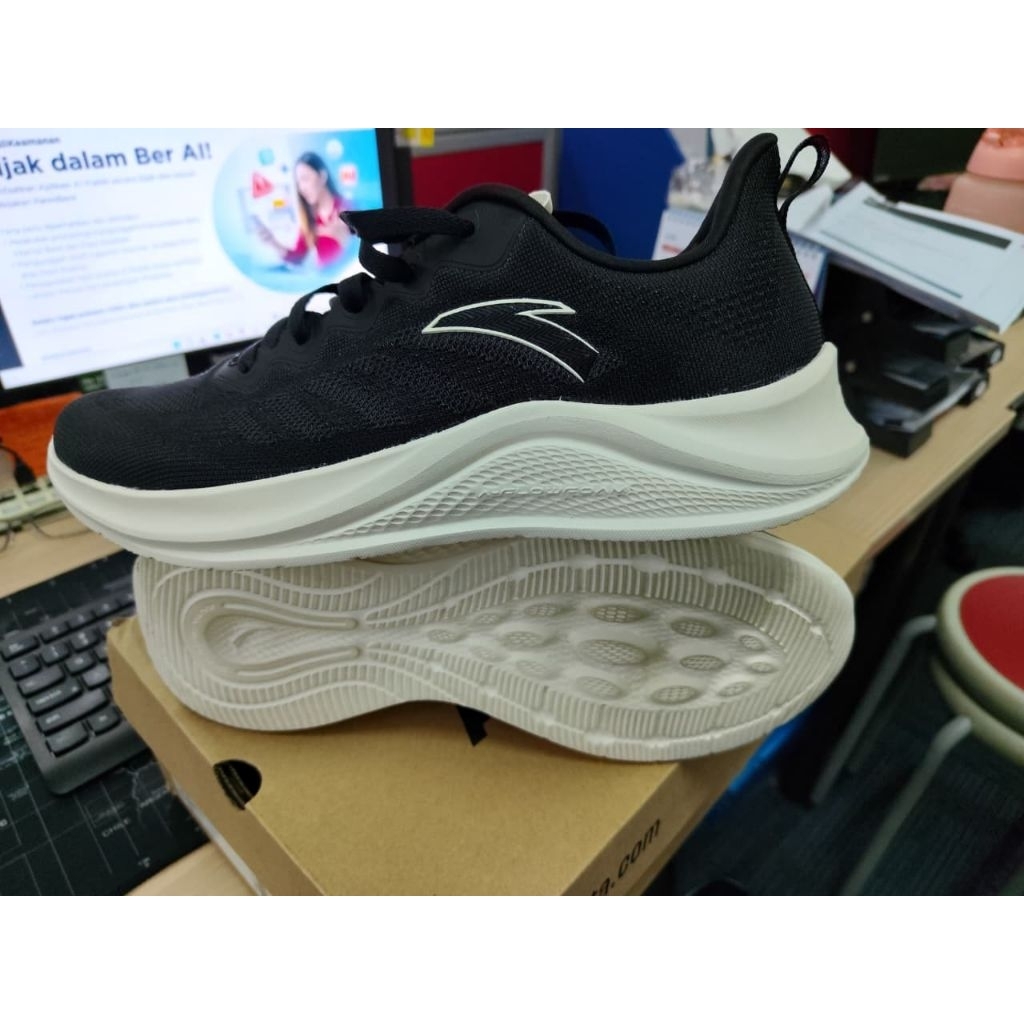 Anta Lightweight Running Shoes Size 44