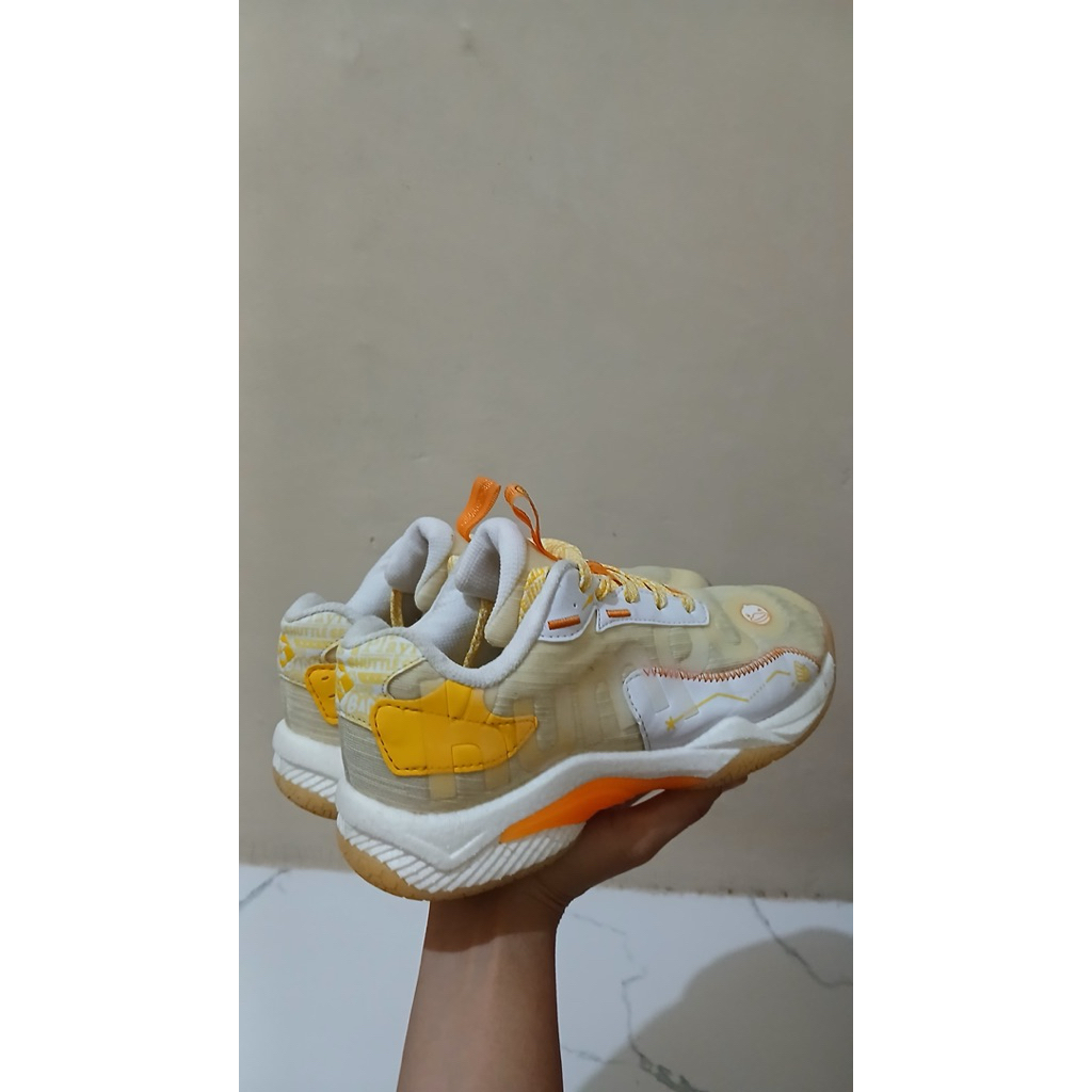 SEPATU BADMINTON KUMP00 B-Duck (size 40)