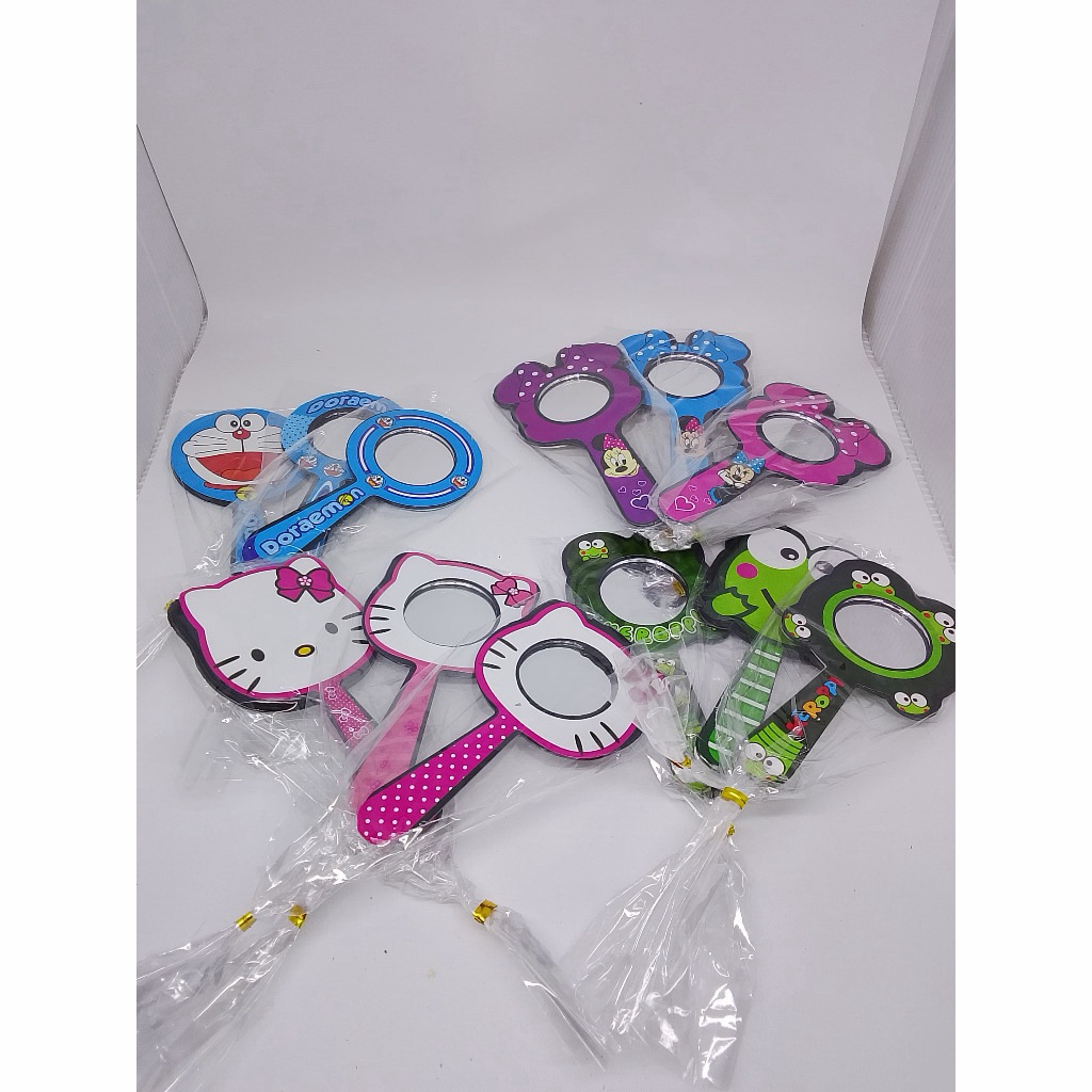 SOUVENIR PERNIKAHAN KACA KARAKTER CERMIN KACA GANGANG LUCU DORAEMON HELLO KITTY KEROPPI