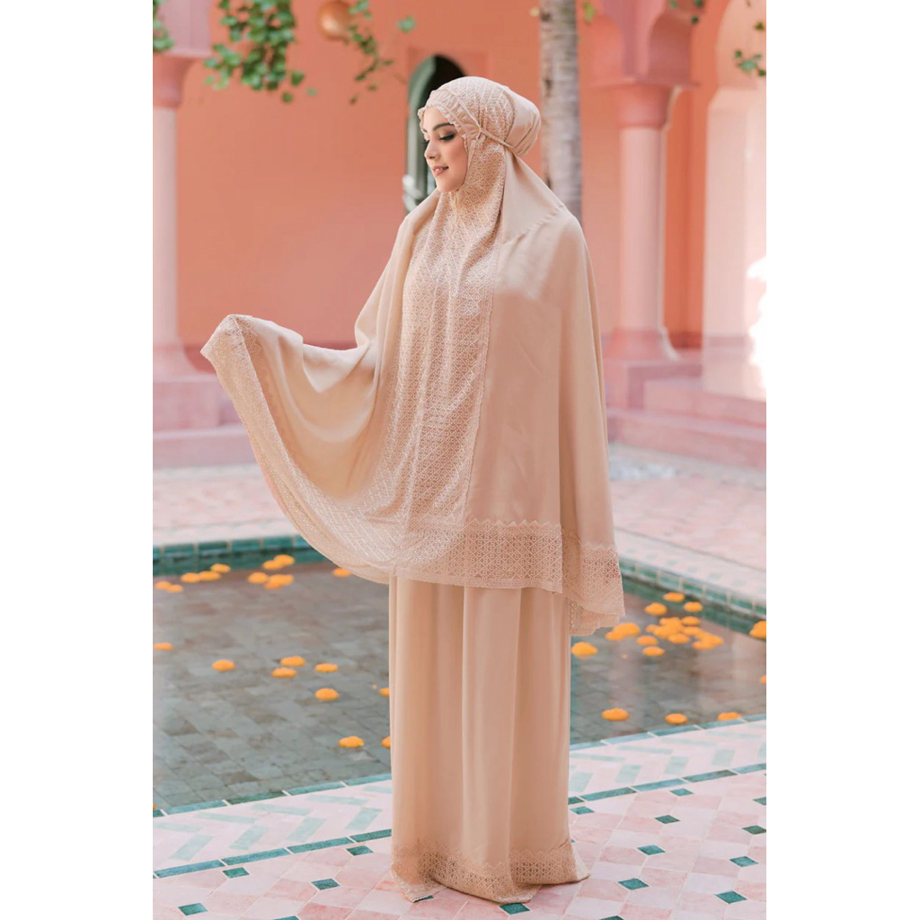 B*ttonscarv*s signature lace prayer robe khaki as is