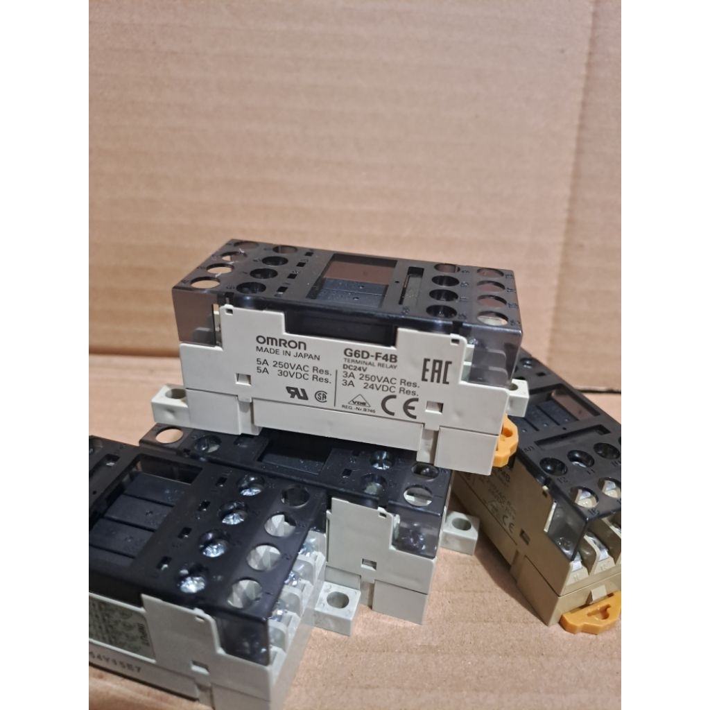 Relay G6D-F4B 24 Volt DC Relay G6D F4B 24 Volt DC