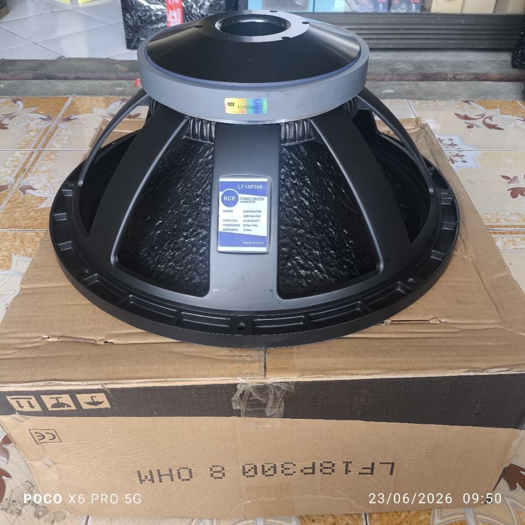 RCF 18 P300 SPEAKER 18 INCH GRADE A