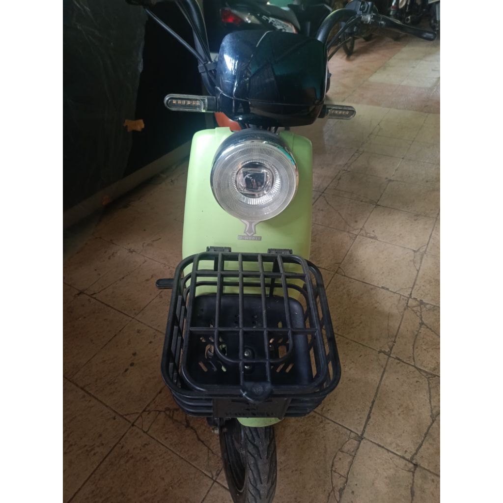 SEPEDA LISTRIK UWINFLY SECOND MULUS TANPA CACAT