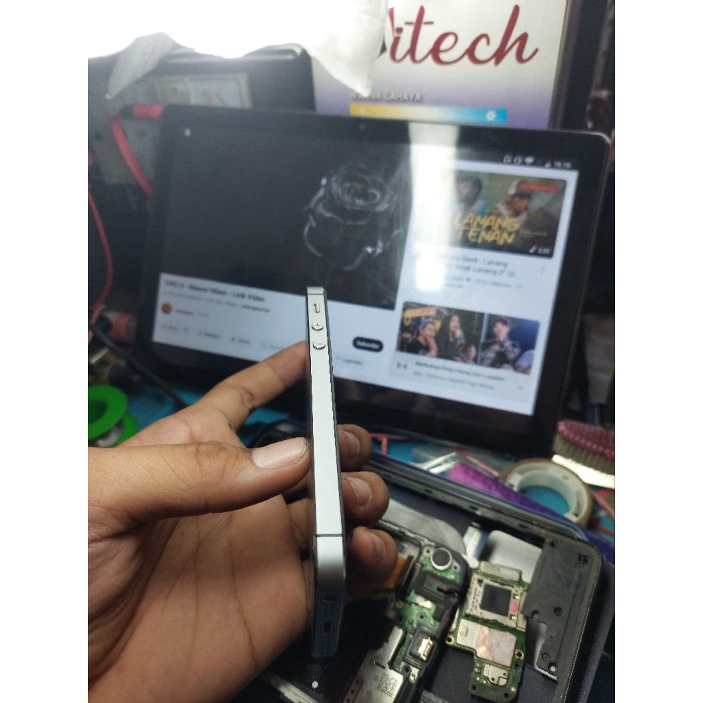 Iphone 5s minus stuck logo/batre
