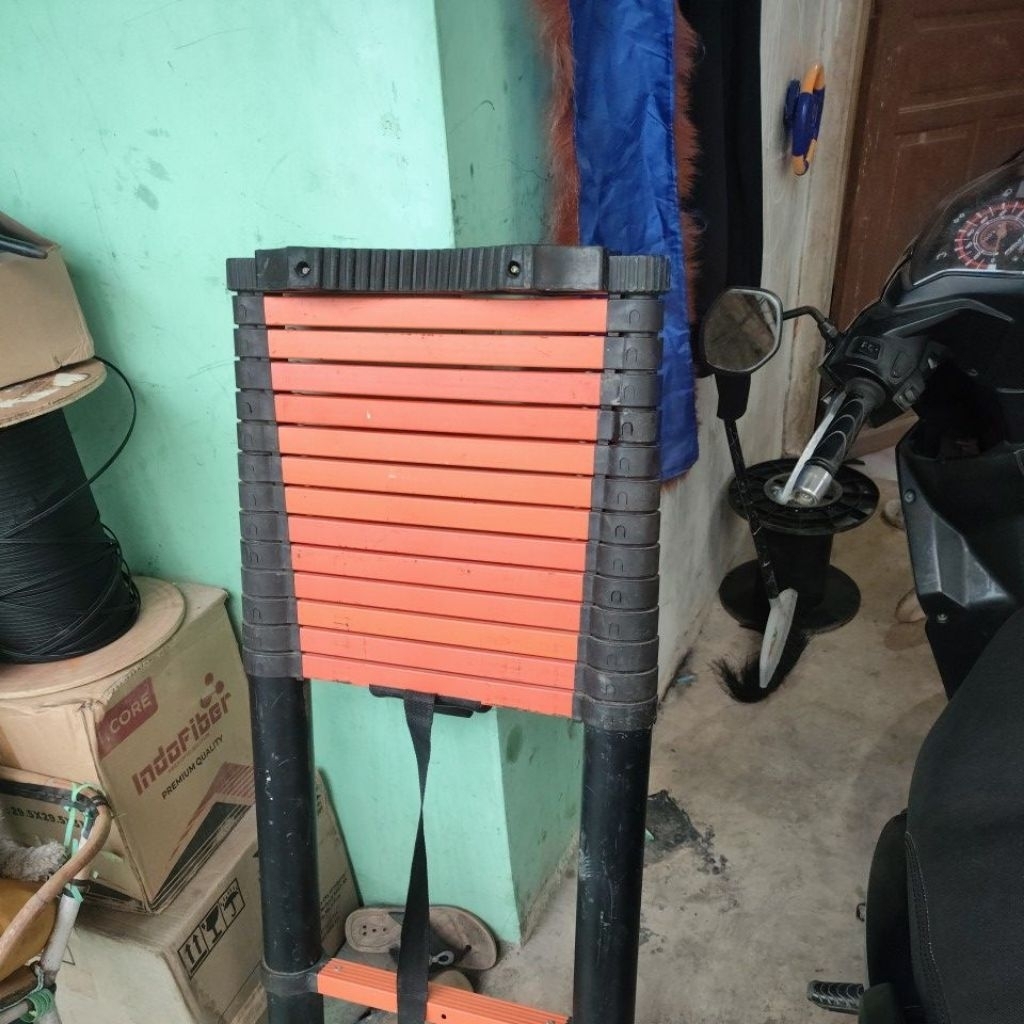 Tangga Teleskopik Bekas 6.4 Meter. Murah