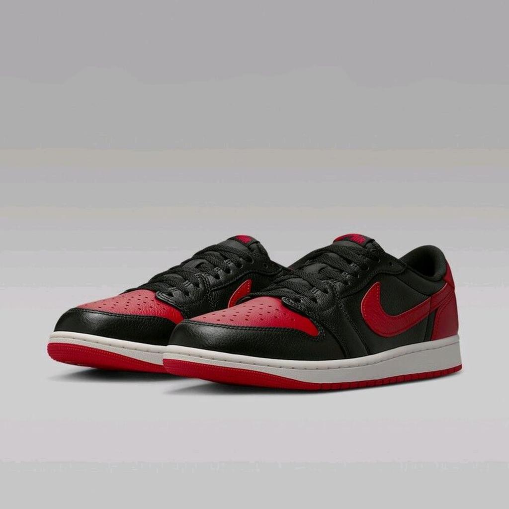 Sepatu Basket Pria Air Jordan 1 Retro Low OG Banned IW6276-001