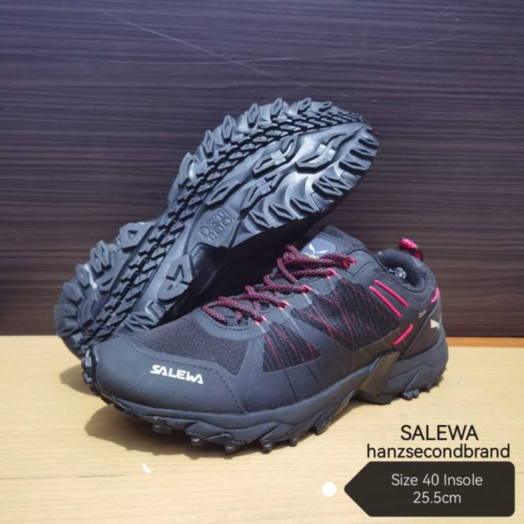 Hanz Second Brand - SALEWA SPEED HIKING