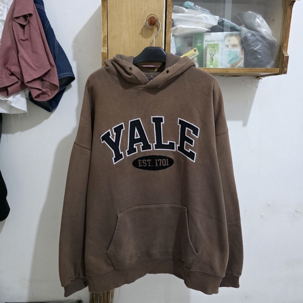hoodie yale university