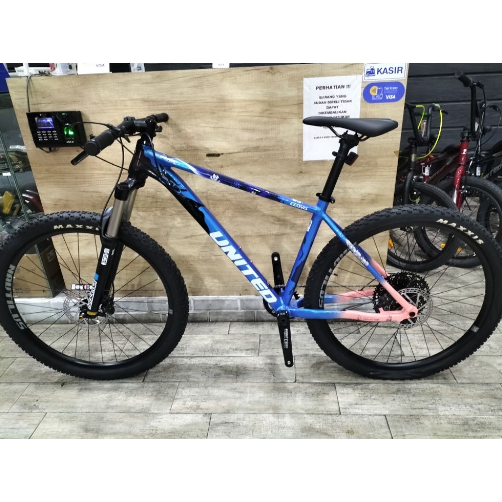 UNITED CLOVIS 6.10 SPECIAL EDITION LABUAN BAJO SIZE M
