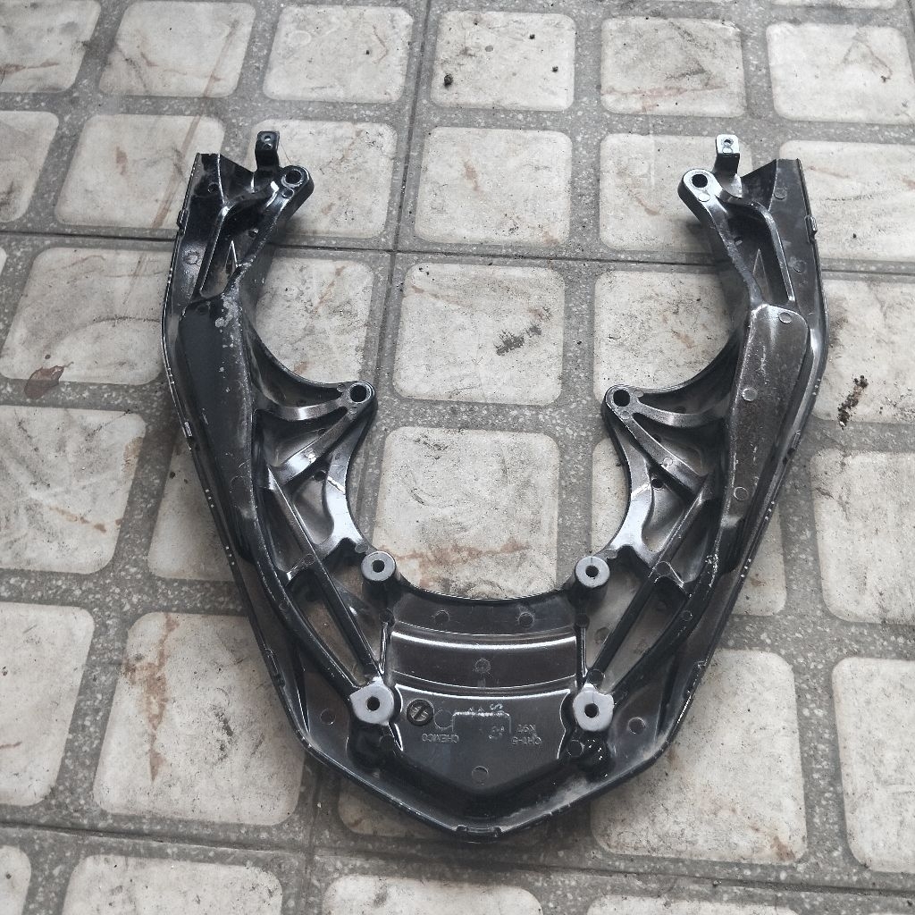 begel pcx 150 original behel pcx 150 original pegangan jok pcx 150 original