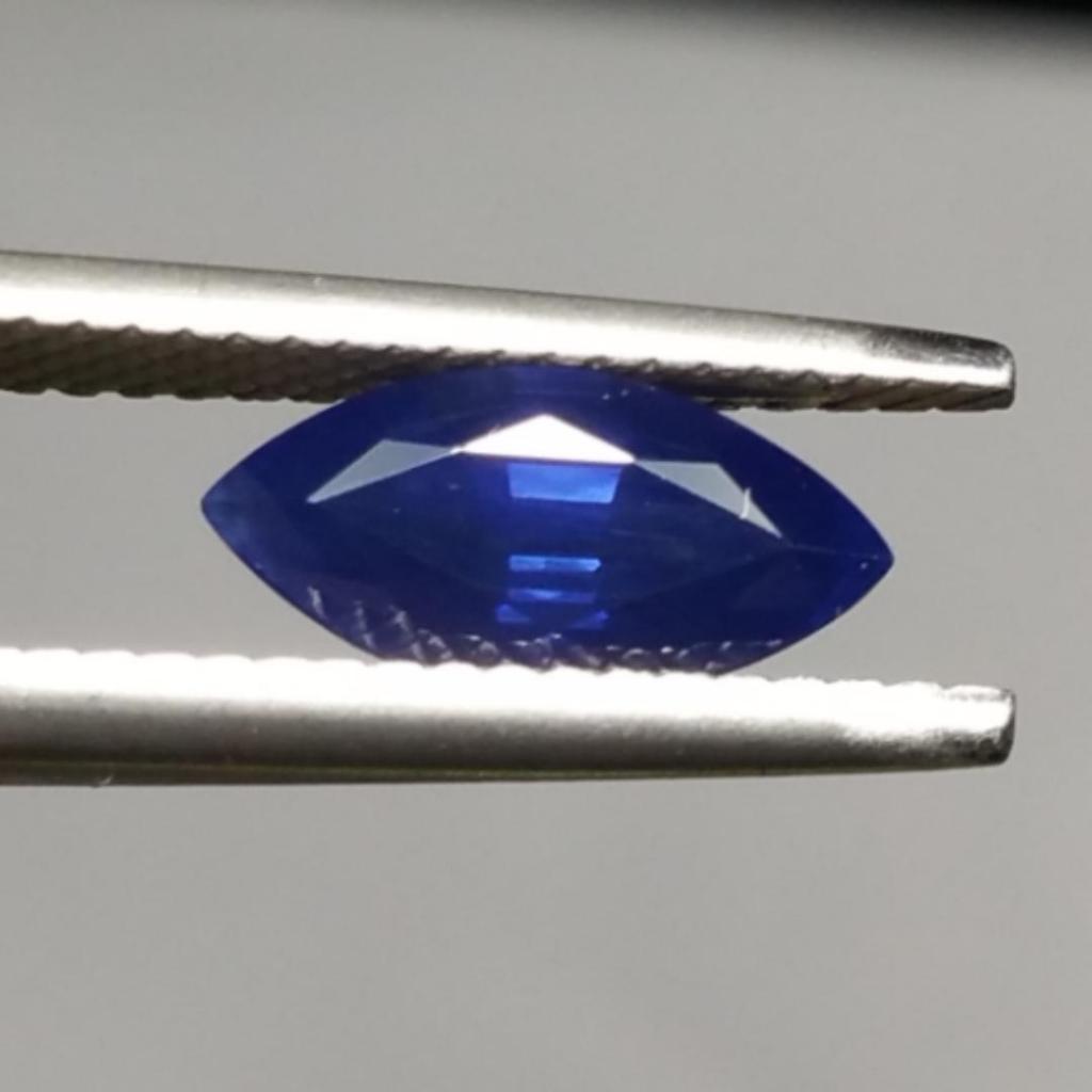 NATURAL UNHEATED VIVID BLUE SAPPHIRE CEYLON SRI LANKA HQ CLEAN | Sedia yellow red ruby star birma bu