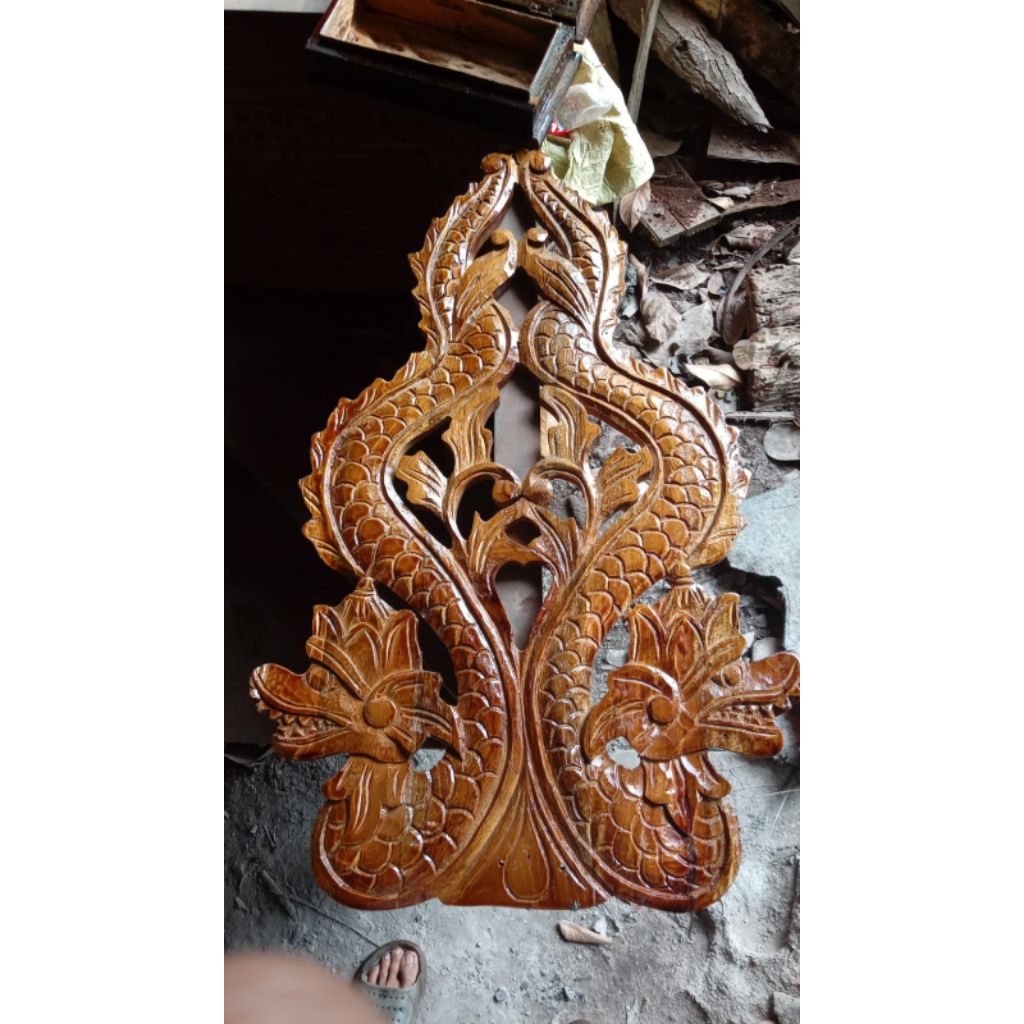 Jagrak Keris Dinding Ukiran Naga Kembar