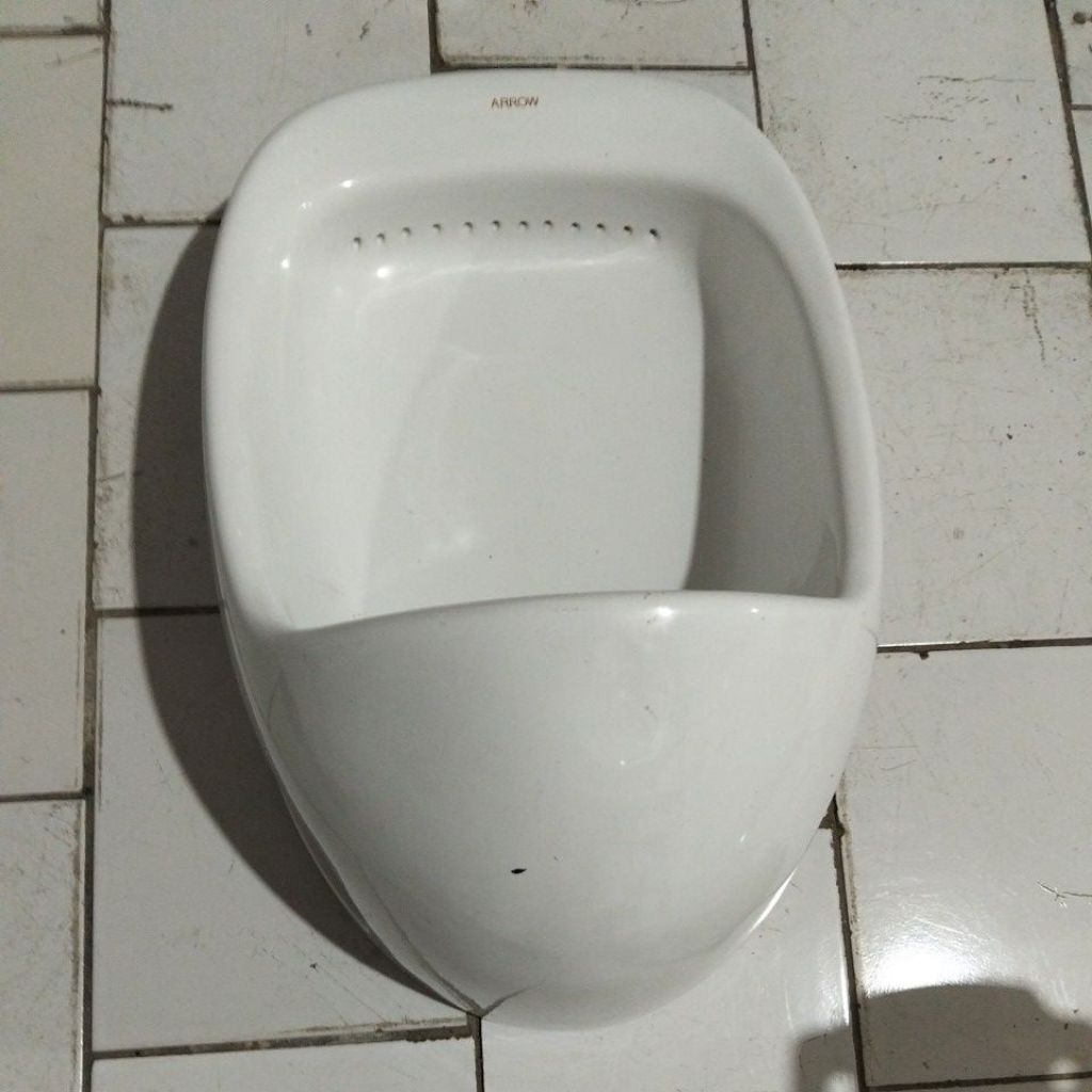 Urinal / Tempat Kencing/Urinoir Merk ARROW(Second)