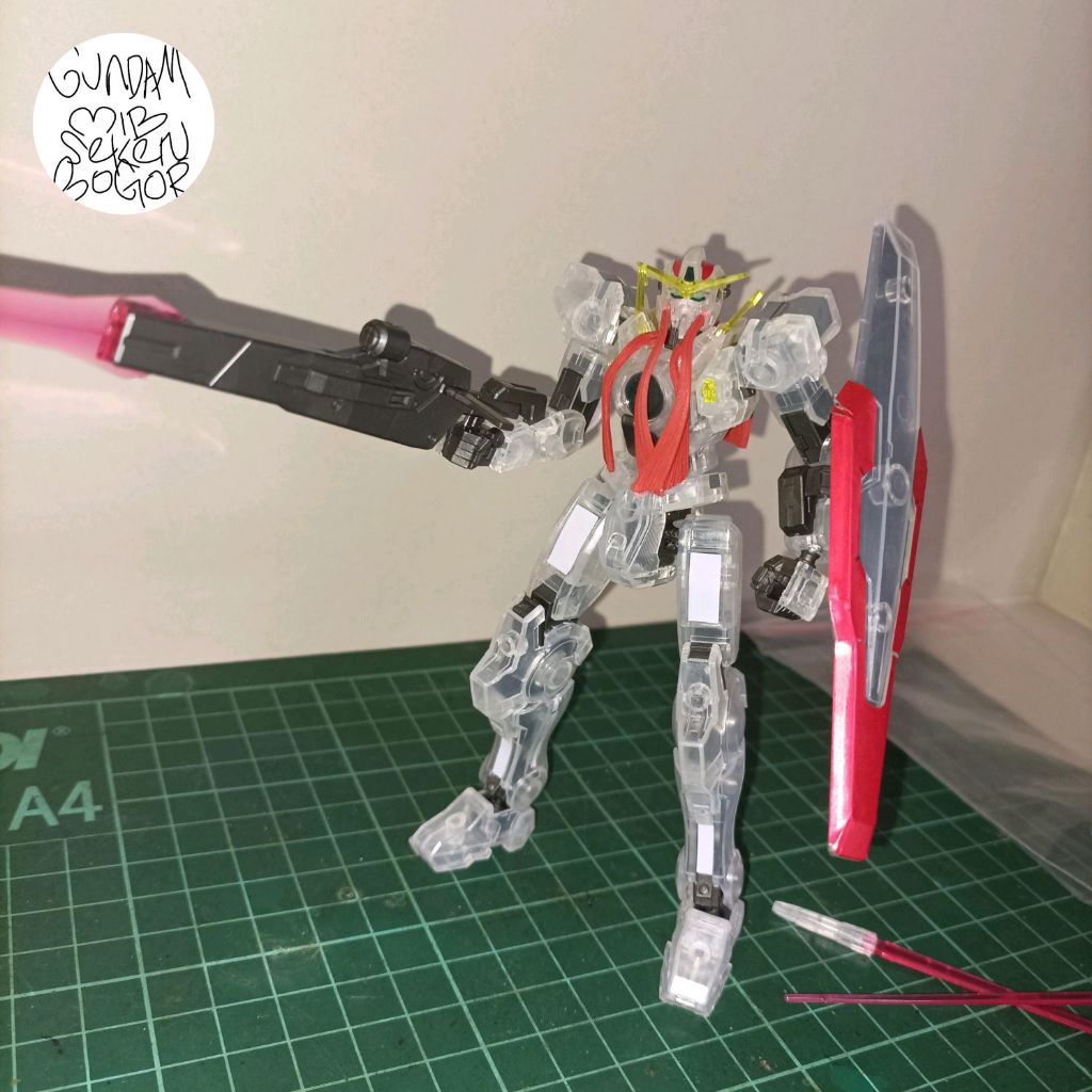 HG OO GUNDAM NADLEEH CLEAR VER BANDAI