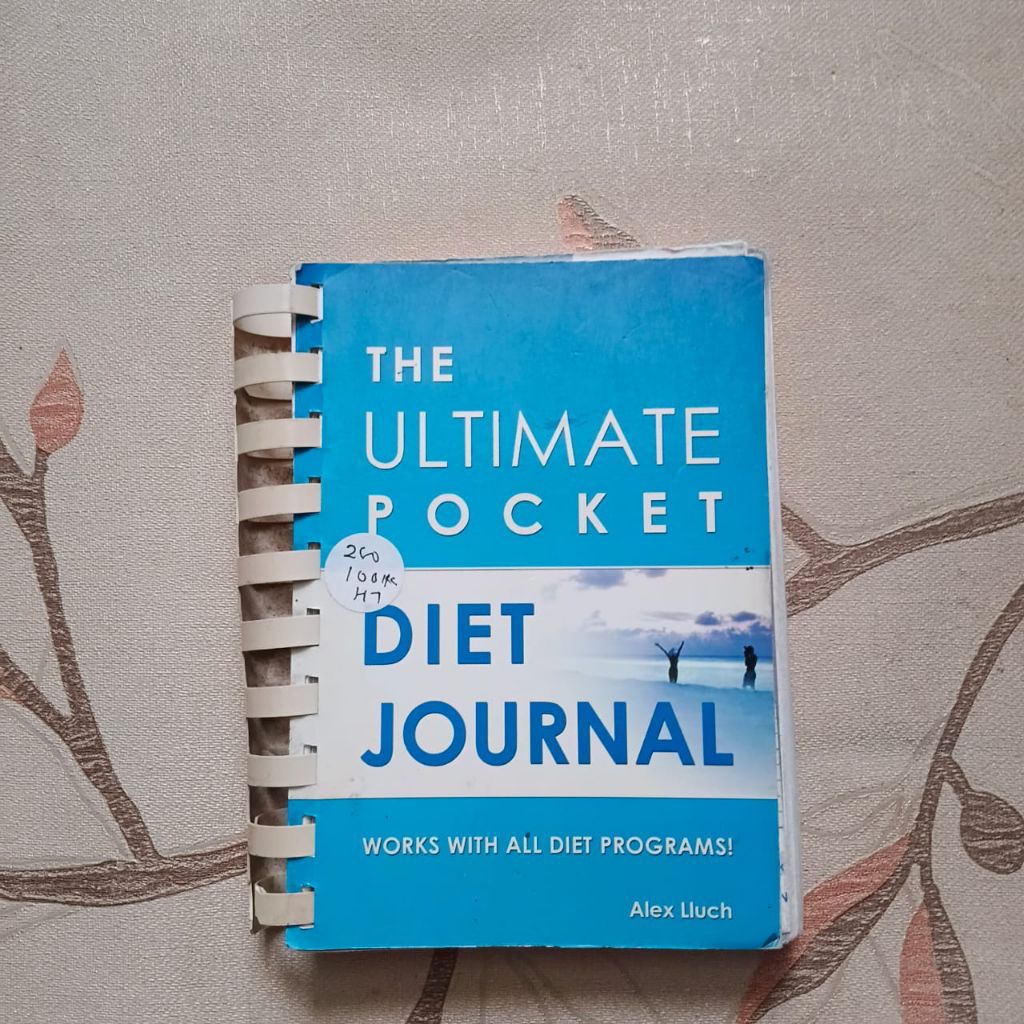 The Ultimate Pocket Diet Journal by Alex Lluch
