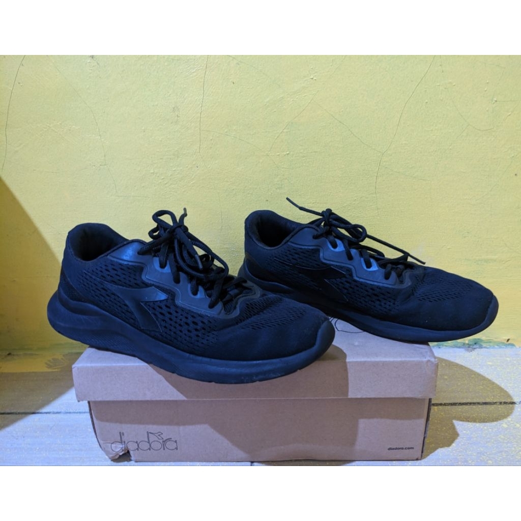 Sepatu Running Diadora Full Black Second Original