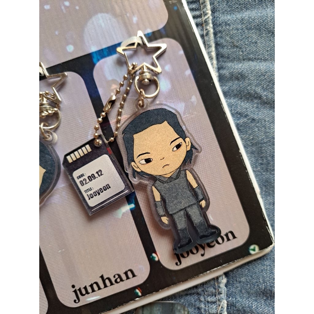 Keychain - Xdinary Heroes Jooyeon